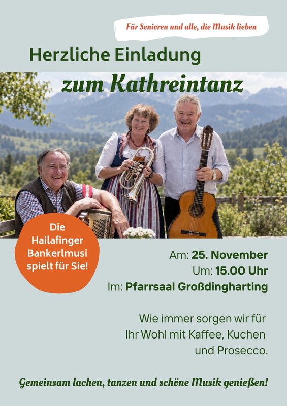 Drei Musiker stehen im Freien mit ihren Instrumenten.