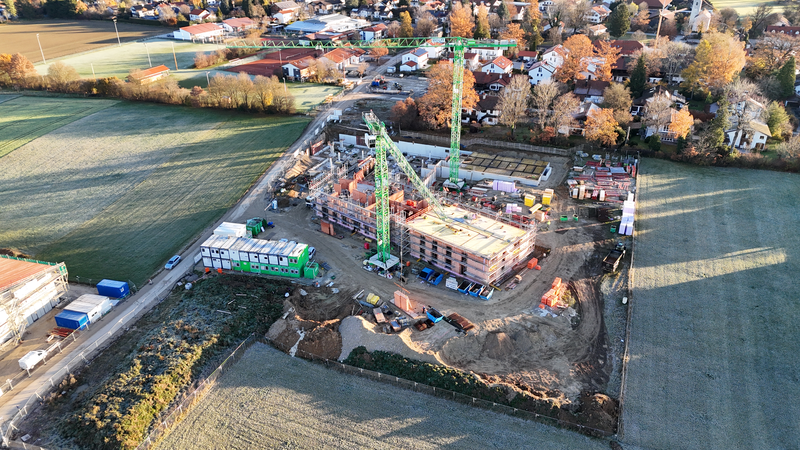 Die Luftansicht einer großen Baustelle, 